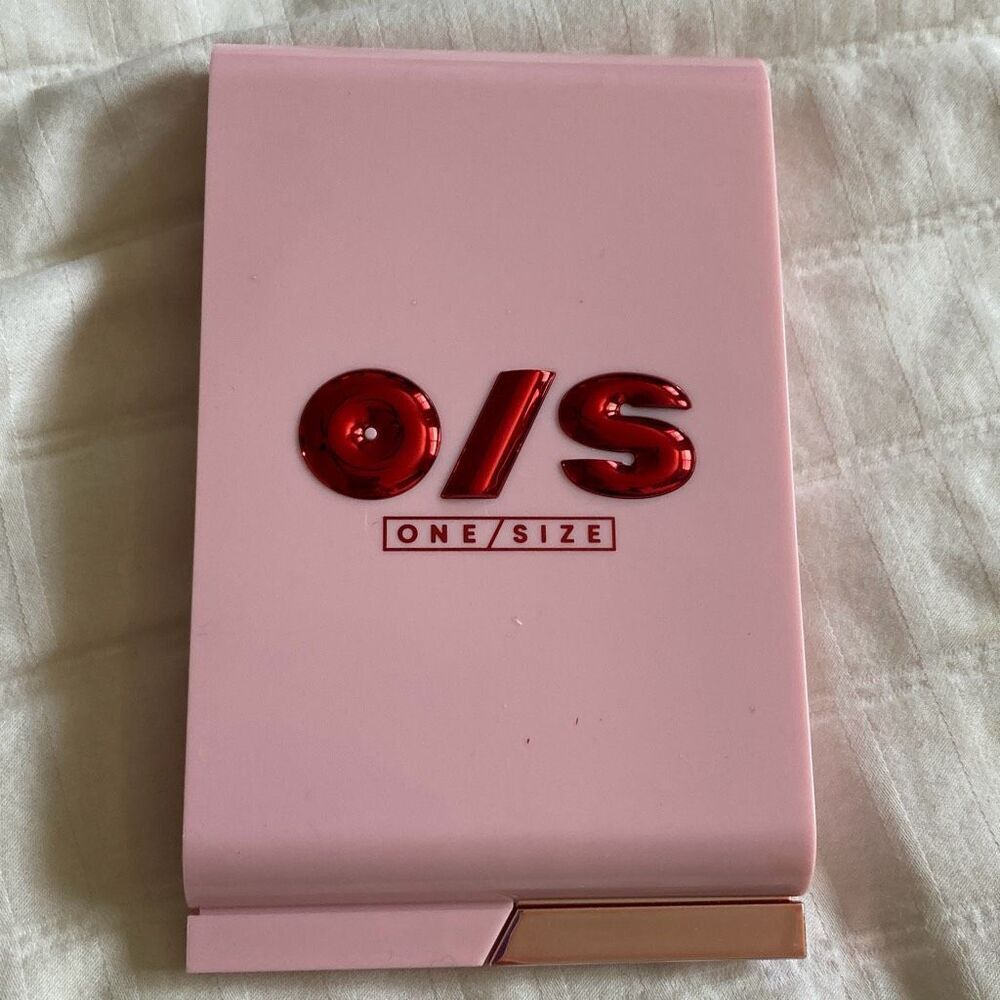 ONE/SIZE Cheek Clapper 3D Blush Trio Very That Cream & Powder Blush Palette - Picture 4 of 5